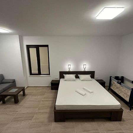 St George Apartcomplex シュコルピロフツ エクステリア 写真