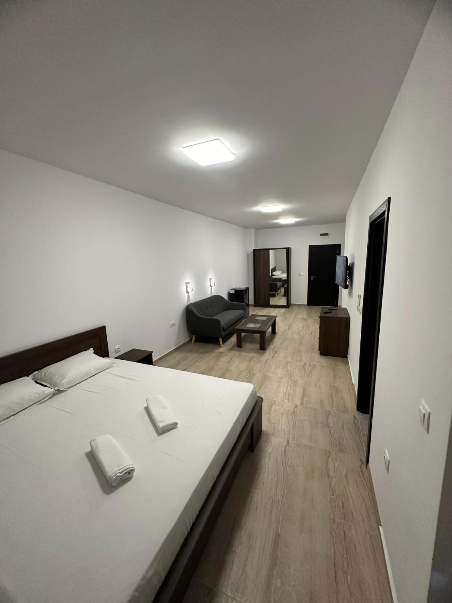 St George Apartcomplex シュコルピロフツ エクステリア 写真