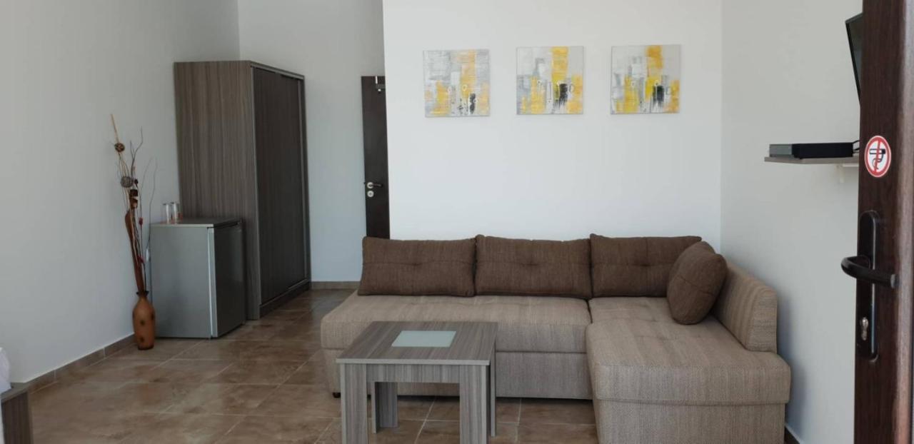 St George Apartcomplex シュコルピロフツ エクステリア 写真
